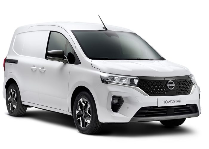 Nissan Townstar Van Electric 45KWH Acenta L1 3 seater Blind FD + Blind SSD